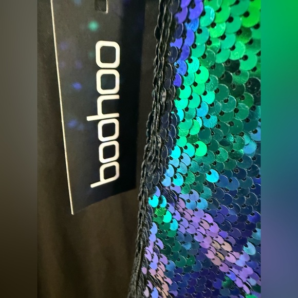 Boohoo Sequin Tailored Blazer⨠Size 4
ππ Iridescent green and blue sequins NWT - Picture 6 of 11